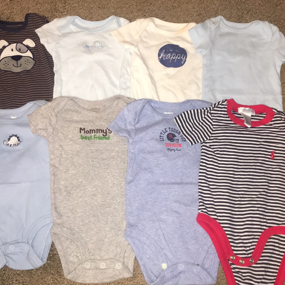 8 Onesies 3m